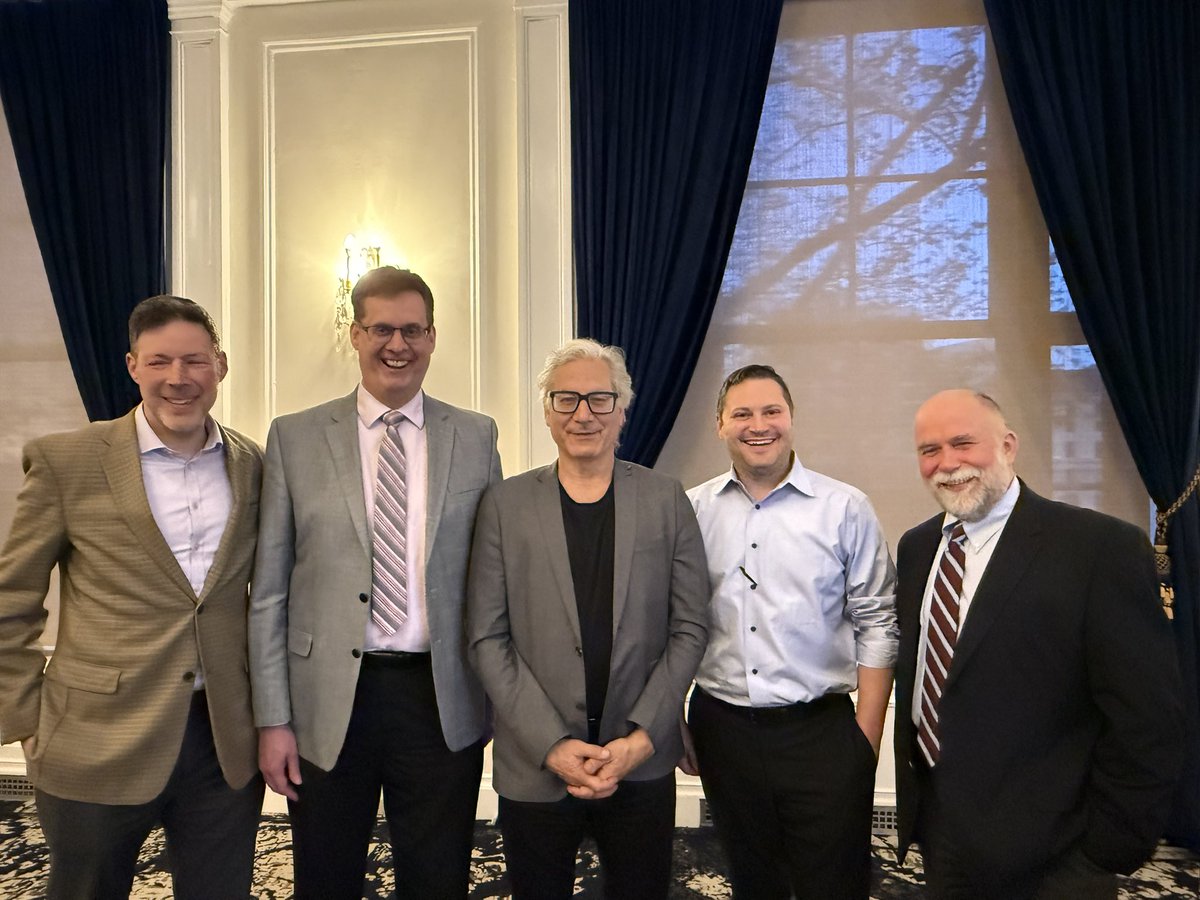 Jeffrey M Dueker, MD, MPH (@duekerjeffrey) on Twitter photo What a pleasure hosting the one and only Dr. Charles Bernstein from <a href="/GastroUManitoba/">Gastrointestinal Research, University of Manitoba</a> at <a href="/PittGILiverNutr/">Pitt Division of GI, Hepatology & Nutrition</a> Gut Club. The lecture was great but the conversation afterward was the highlight - a genuine, fun person What a pleasure hosting the one and only Dr. Charles Bernstein from <a href="/GastroUManitoba/">Gastrointestinal Research, University of Manitoba</a> at <a href="/PittGILiverNutr/">Pitt Division of GI, Hepatology & Nutrition</a> Gut Club. The lecture was great but the conversation afterward was the highlight - a genuine, fun person