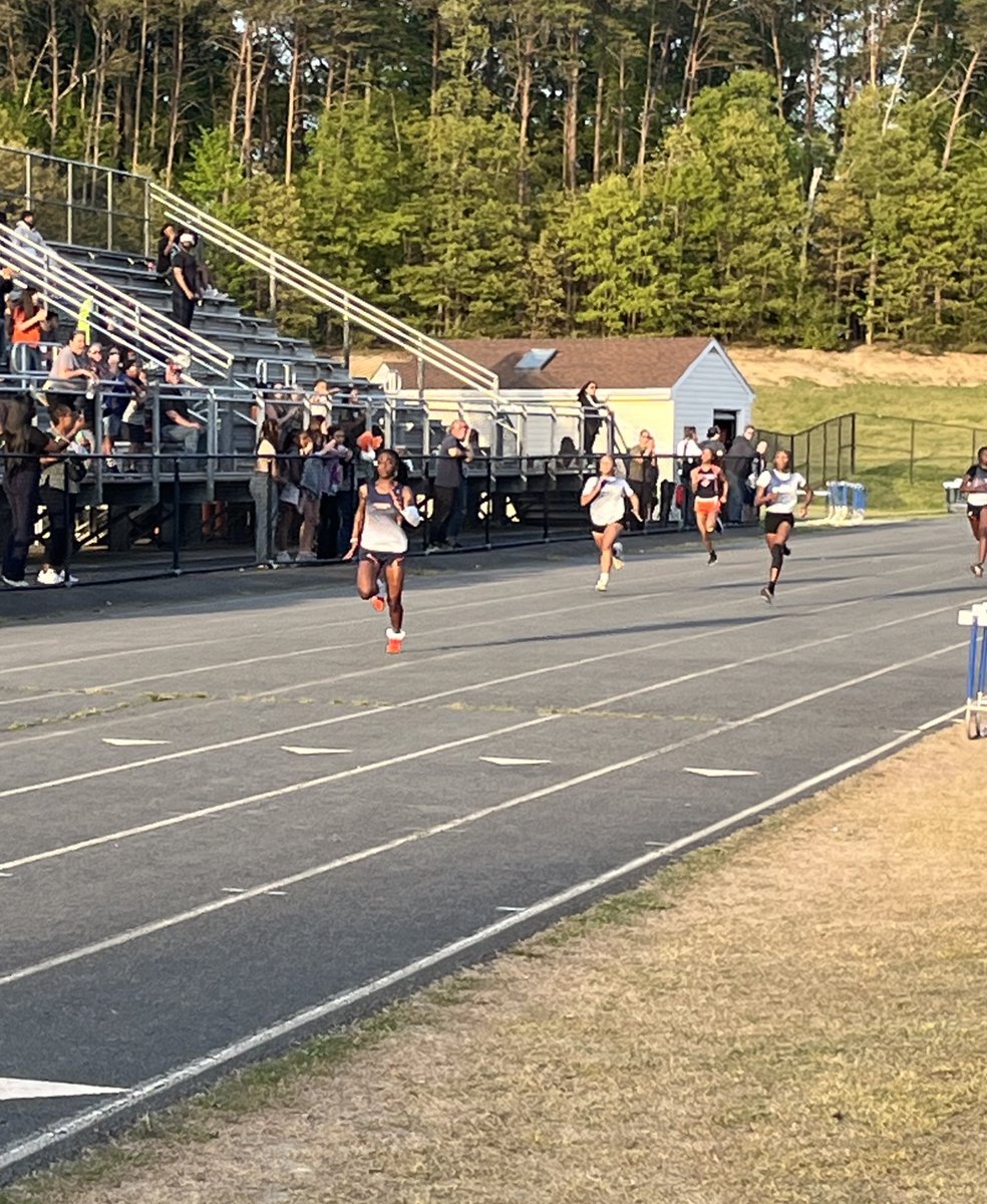 Great job by our Girls and Boys track teams last night vs. Stafford Middle.  #UnityUnleashed #packpride #weareheim #ElevateStafford