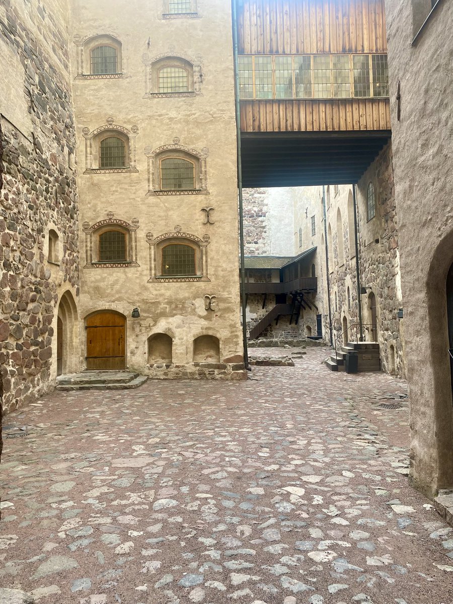 Busy day of meetings in Turku yesterday. Highlight was a great conversation at the stunning City Hall with Council Chair Mika Maaskola. Got to visit the castle too. What an impressive town — full of energy and character.