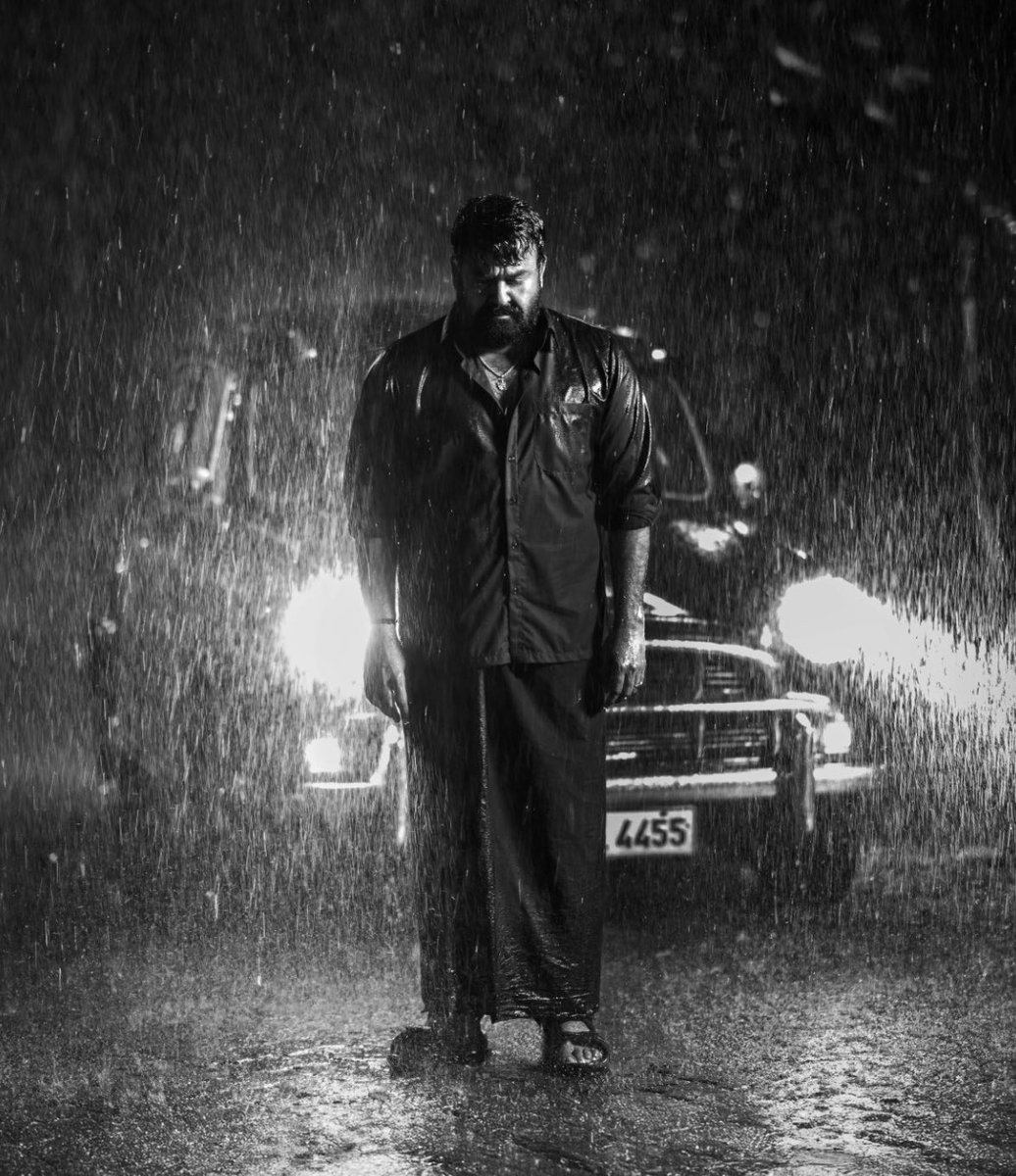 Fantastic movie, <a href="/Mohanlal/">Mohanlal</a>'s  comeback is now loud and clear - the ottakkomban is back in the jungle!!!