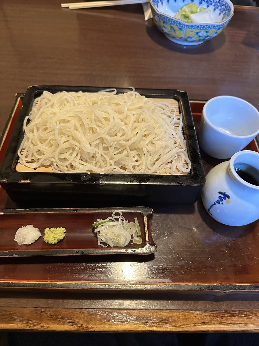 cocotak's tweet photo. 中野駅にある「さらしな総本店中野北口店」にランチをしに行ってきました。
二八蕎麦とさらしな蕎麦を大盛りで堪能させていただきました。
食後のデザートは同じ中野サンモールにある喫茶店ノーベルでモンブランとフルーツパフェをいただきました。
動画はコチラから→https://t.co/m8G7Mcd7Dr

#蕎麦 https://t.co/VJxWxaVD0F