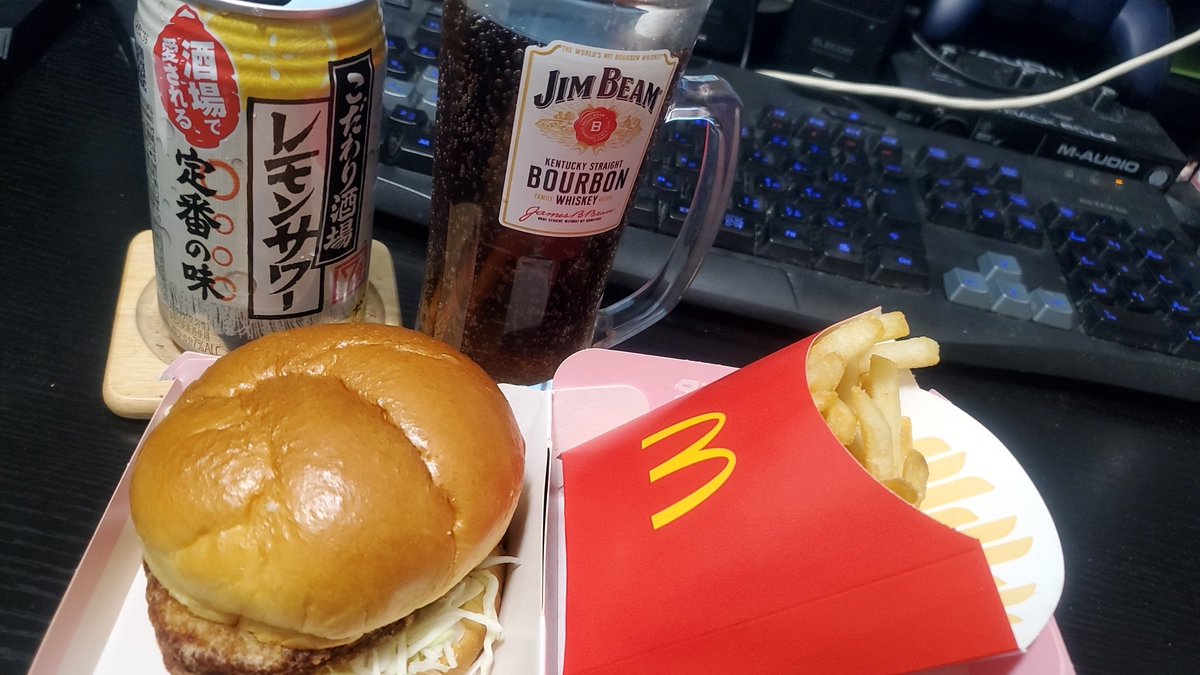 華金キンキンキンキン🌸
大人のハッピーセットでカンパーイ🍻