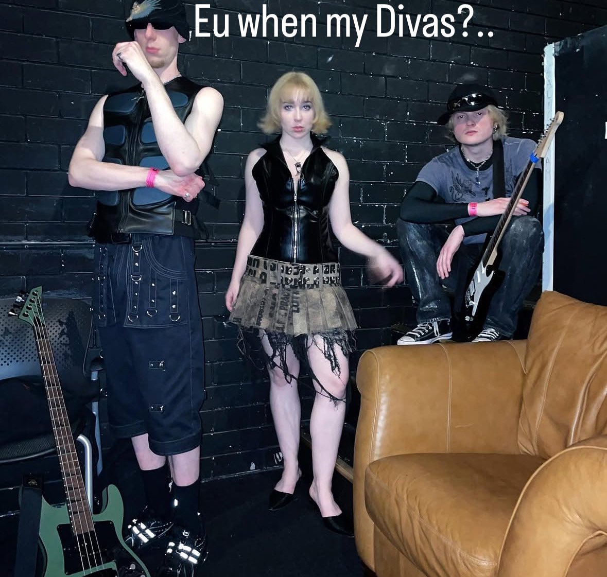 lilith_Qwn's tweet image. I need Hell Hill Tour in Eu..💿
Also the Cds in stores internationally 🌀 #Elita #HellHill