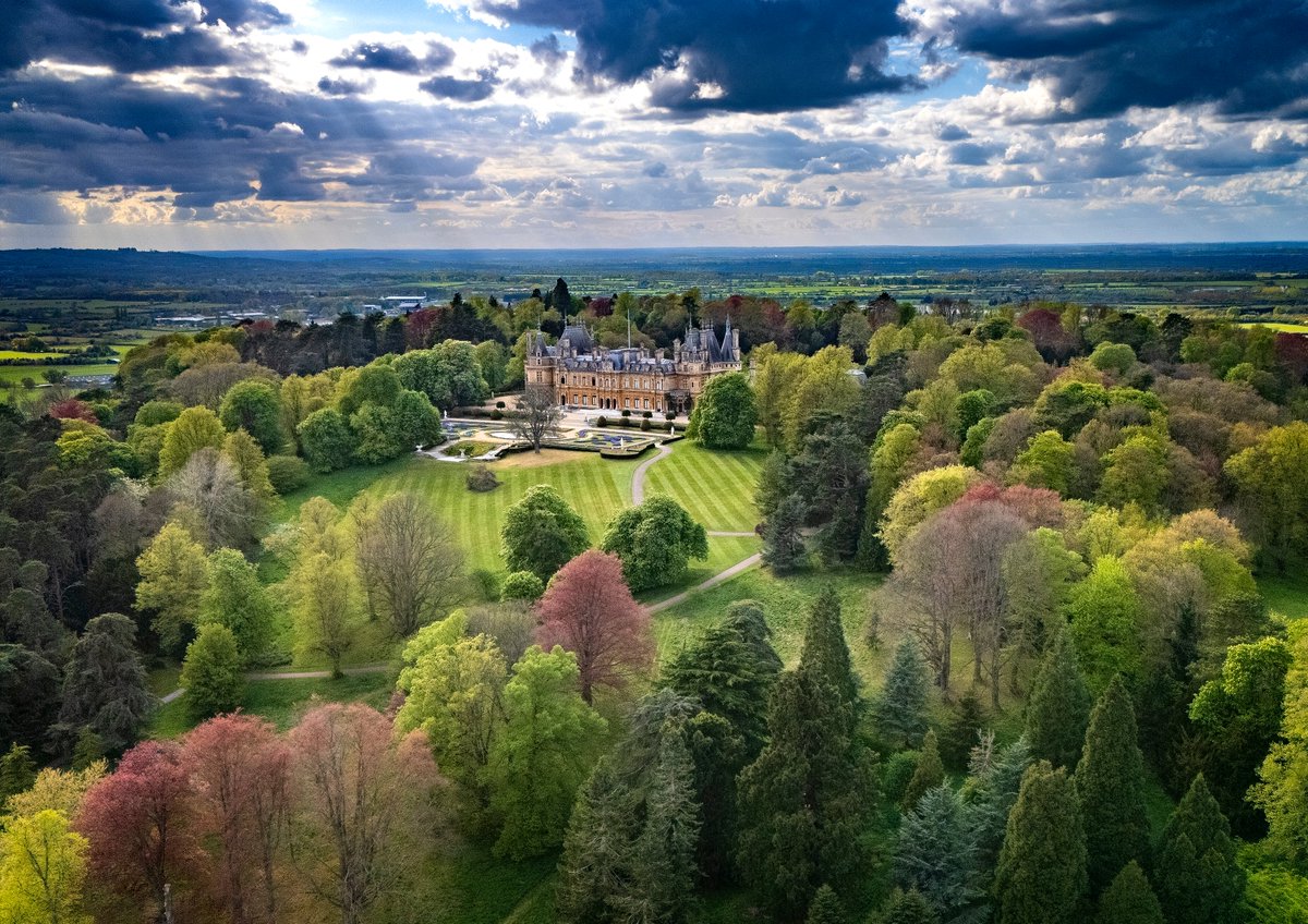 A FRENCH CHATEAU IN ENGLAND

A view of the beautiful Waddesdon Manor, near to Aylesbury in Buckinghamshire.

Read more at:

waddesdon.org.uk

Click on image to enlarge. Feel free to share.