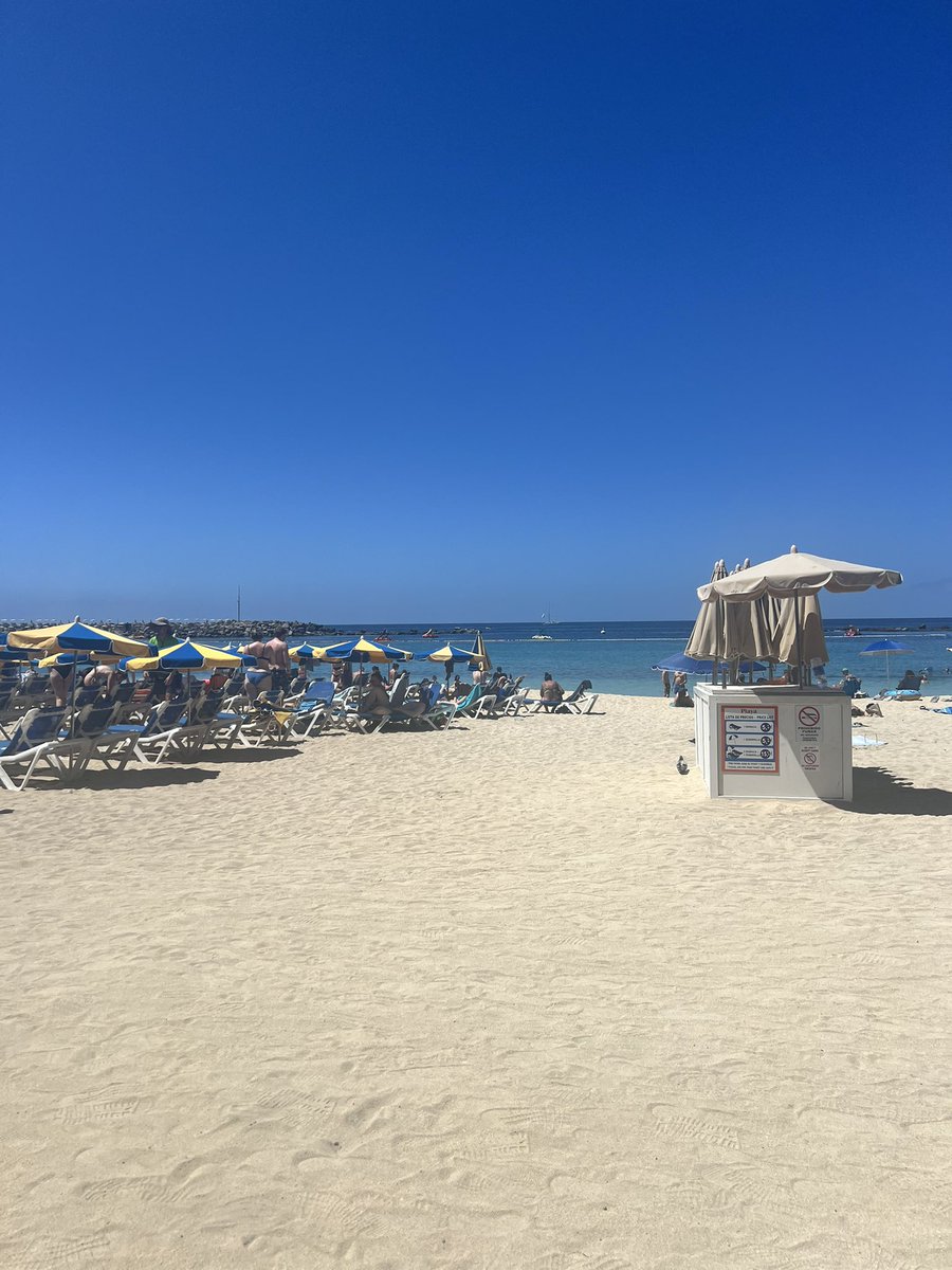 Lunchtime at our favourite beach 🏖️ #Amadores