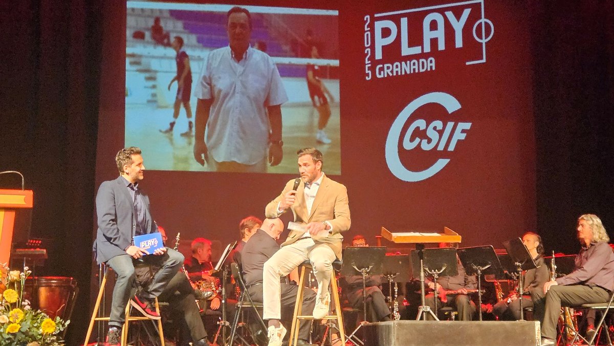 🎓 Miembros de la Facultad de Ciencias del Deporte      y la Universidad estuvieron presentes en la inauguración del Festival Play Granada en el Teatro Isabel la Católica
deporte.ugr.es/facultad/notic…
#facultaddeporteugr #canalugr