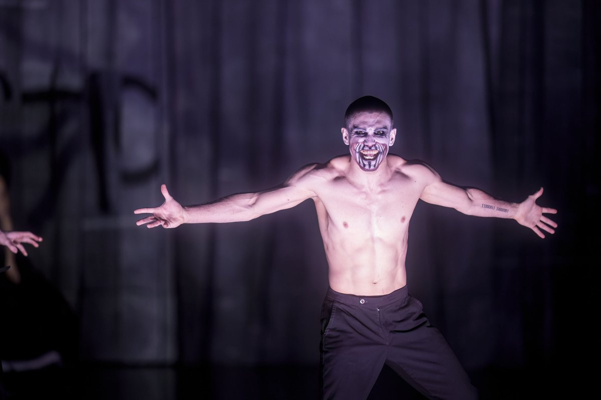 🤡PANOPTIKUM / 12.5. 19:30, 13.5. 10:00, 11.6. 19:30 / divadlo KOMEDIE🤡
🎫: bit.ly/3GpE0MY

#lenkavagnerovacompany #lvc #contemporarydance #process #tanec #soucasnytanec #divadlo #tanecnipredstaveni #tvorba