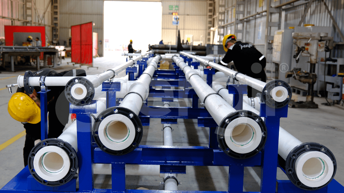 Managing site fabrication, material handling, and quality control for piping systems can be complex and time-consuming. ERGIL simplifies this process with our innovative, modular, skid-mounted mobile or fixed hybrid plastic and steel pipe rack systems.