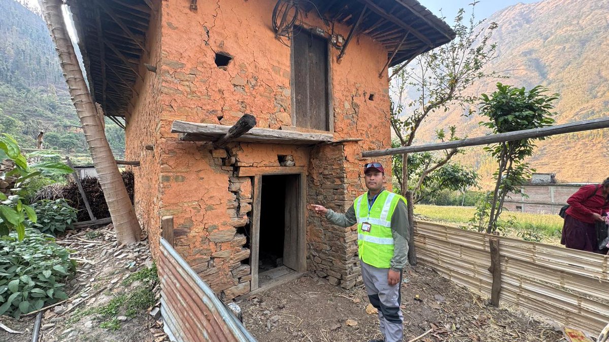 FAO Nepal with the IOE and NDRRMA by conducting a comprehensive detail damage assessment of 6,240 households affected by the devastating Jajarkot Earthquake of 2023 in Rukum West.
FAO mobilized 21 skilled engineers who had specialized training facilitated by FAO and NDRRMA.