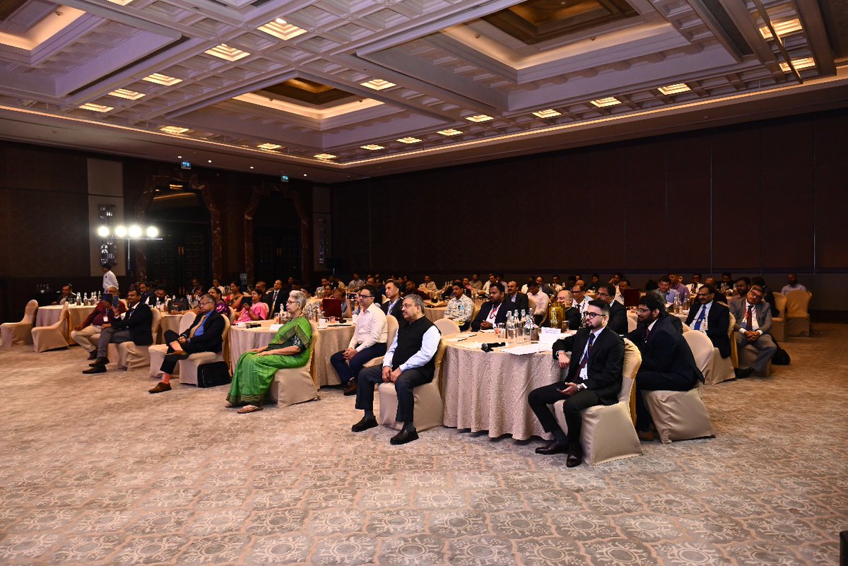 PFRDAOfficial's tweet photo. Glimpses from the #AtalPensionYojana Felicitation Programme cum Strategy Review Meeting, held on 25th April, 2025 at ITC Grand Chola, Chennai, an insightful gathering of key stakeholders from the South Zone to celebrate achievements &amp; strategize the way forward.

#PFRDA #APY https://t.co/OVEYOZpbau
