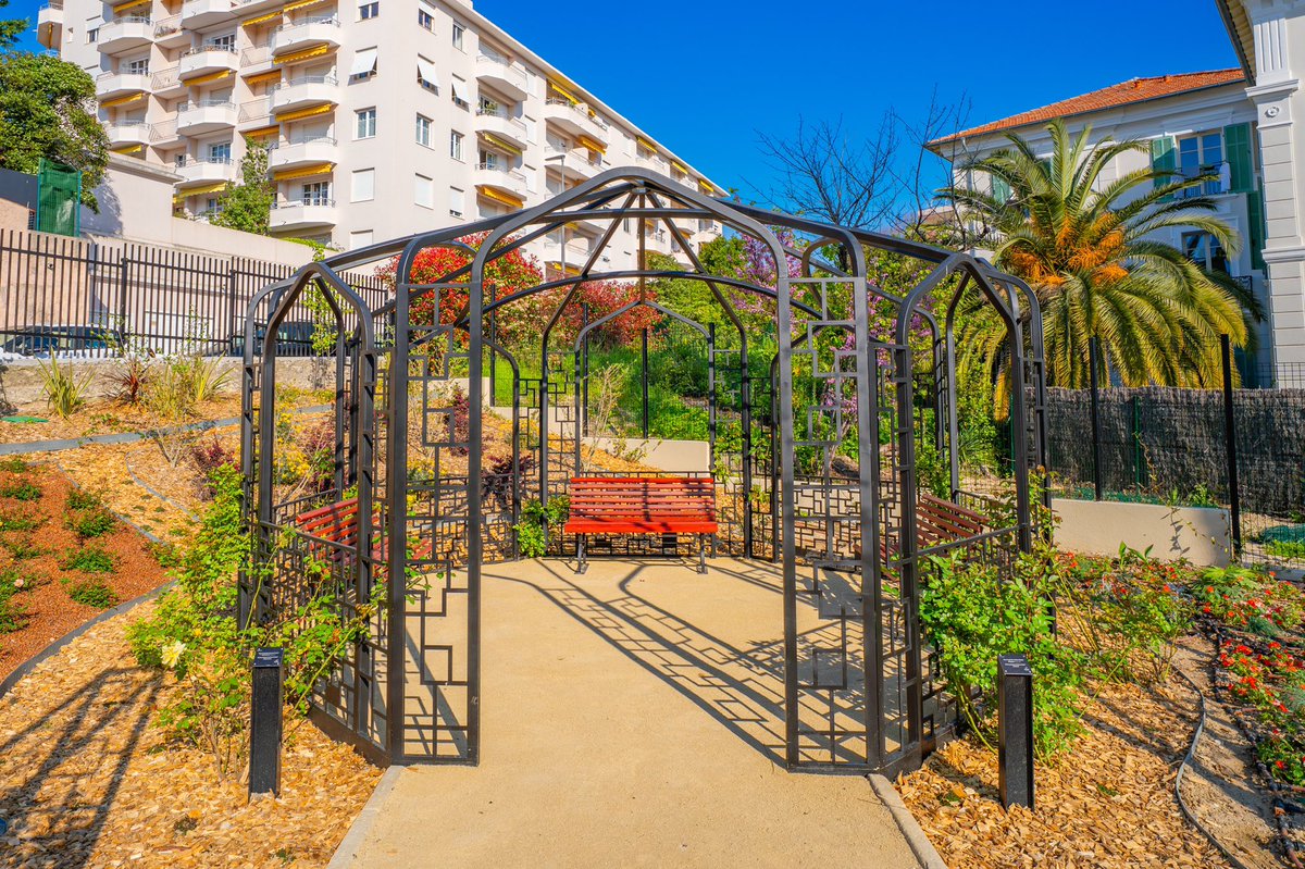 villecannes's tweet photo. đŽ Dâune surface de 2 000 m2, cet Ăźlot de fraicheur arborĂ© comprend des espaces de repos, une aire de jeux, adaptĂ©e aux enfants porteurs de handicaps, et un terrain de pĂ©tanque.
Depuis 2014, la #MairieDeCannes a créé 11 jardins et en a rénové 21 dans le cadre de #PlanSquares. https://t.co/Gns9pXwYus