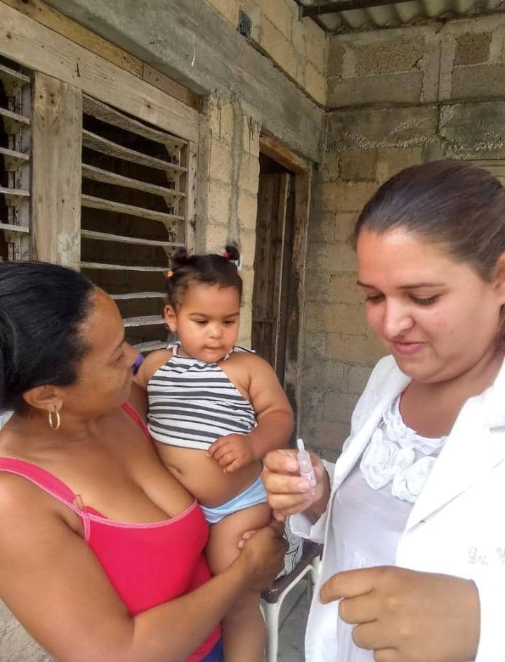 MarielAsam17618's tweet photo. Continúa #Mariel en "Campaña Nacional de Vacunación".

Enfermeras y doctores de cada rincón de la Villa Azul entregan bienestar a cada  familias.
En 📸 demarcación Guajaibón.

📍Vacuna antipoliomielitica.
#PorLaSalud https://t.co/1FYw6FCrnX