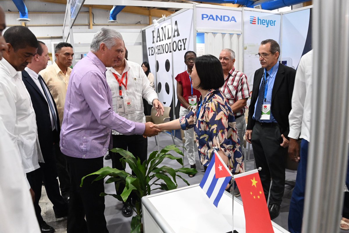 DiazCanelB's tweet image. Más de 260 empresas asisten a la Feria Internacional Salud para Todos. Allí estuvimos e intercambiamos con los empresarios sobre las amplias posibilidades de cooperación. Siempre gratificante dialogar con los expertos de nuestra industria biofarmacéutica.

presidencia.gob.cu/es/noticias/un…