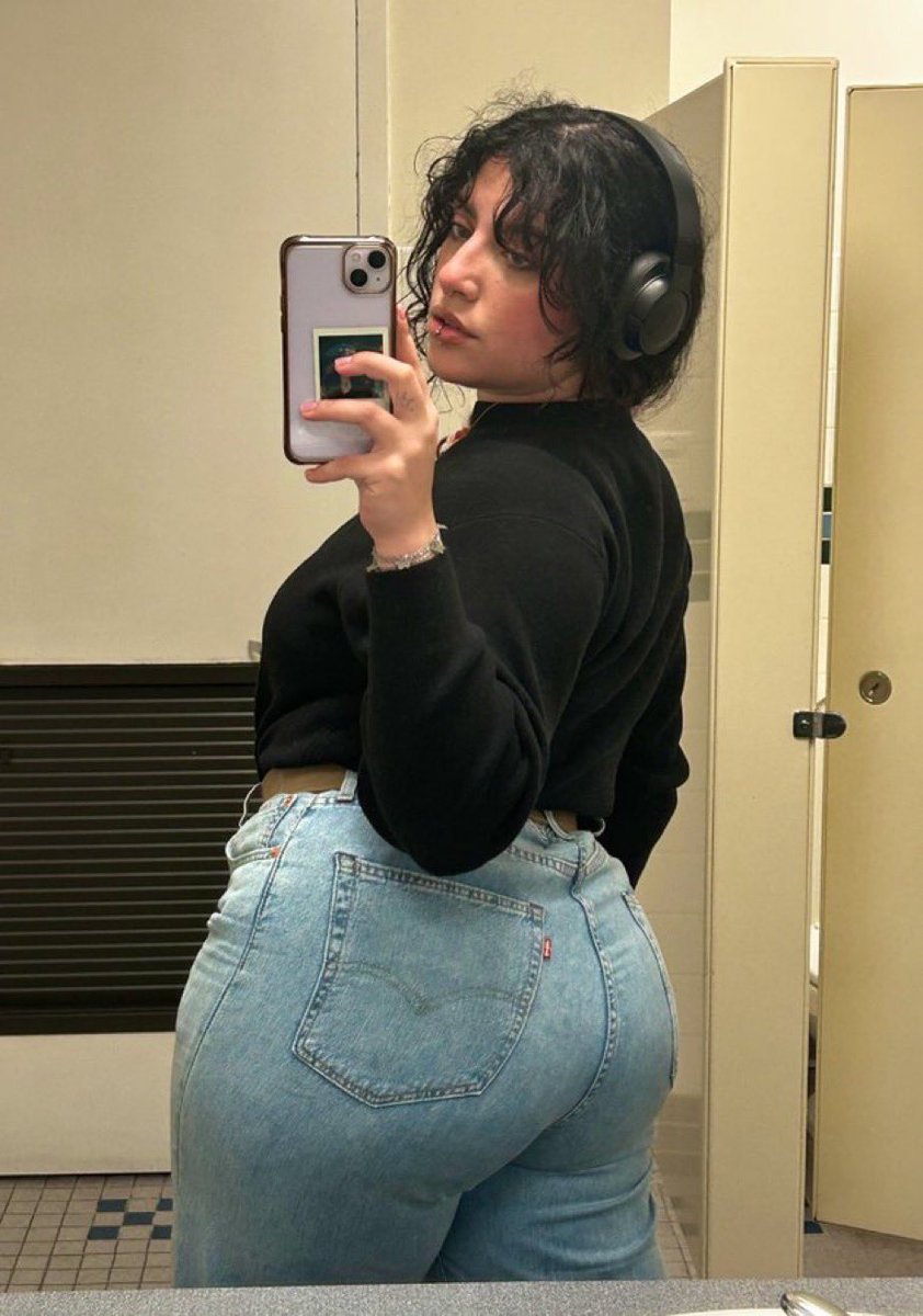 lloollaa97's tweet image. جمعه مباركه 💙