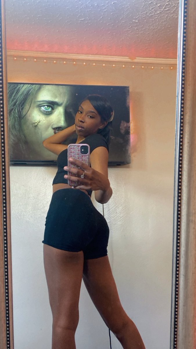 _TheORIGINAL's tweet image. I’m only 5’5 my legs are long af they  make me look 5’9