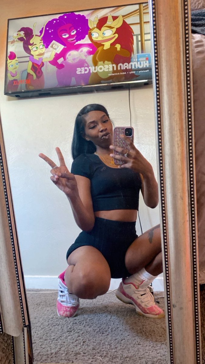 _TheORIGINAL's tweet image. I’m only 5’5 my legs are long af they  make me look 5’9