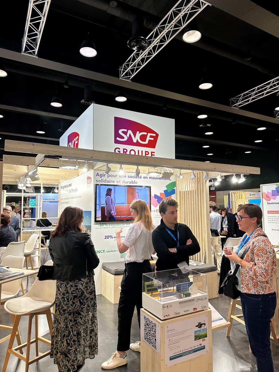 Steph_Dommange's tweet image. 📢 Venez nous rejoindre dès aujourd'hui à l’événement #IciOnAgit à #Nancy !
Découvrez comment l’ensemble des activités du @GroupeSNCF s’engage pour une #MobilitéDurable et un #TransportResponsable dans le #GrandEst 🌱
L’occasion de valoriser les projets portés sur notre…