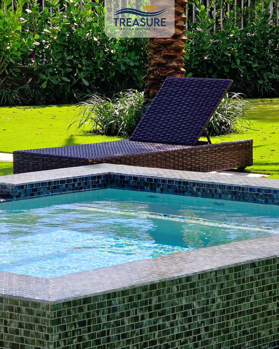 CraigPools's tweet image. This peaceful backyard view shows exactly why people love a built-in spa. Set the mood with a soak, then lounge poolside and enjoy the space around you.
#Poolconstruction #Tequestapoolbuilder #Swimmingpooldesigners #SpaVibes #Luxuryswimmingpools