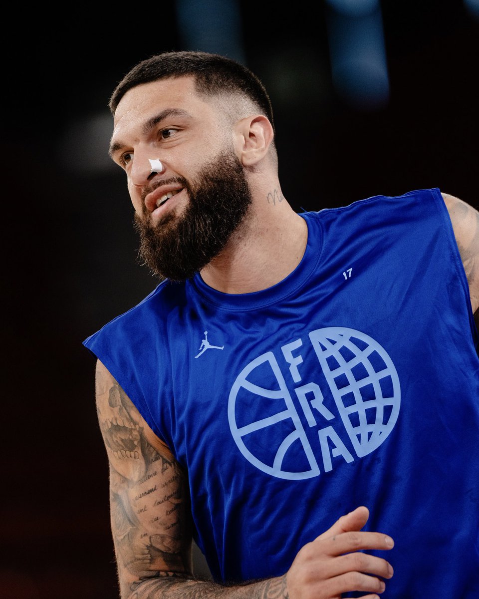 Équipes de France de Basket (@frabasketball) on Twitter photo Playoffs Vincent 💥
<a href="/viinze_17P/">Vincent Poirier</a> en grande forme pour ce début des playoffs @euroleague, 33 points, 18 rebonds et 7 contres en 2 matchs 😤
#TeamFranceBasket | #PassionnémentBleu Playoffs Vincent 💥
<a href="/viinze_17P/">Vincent Poirier</a> en grande forme pour ce début des playoffs @euroleague, 33 points, 18 rebonds et 7 contres en 2 matchs 😤
#TeamFranceBasket | #PassionnémentBleu