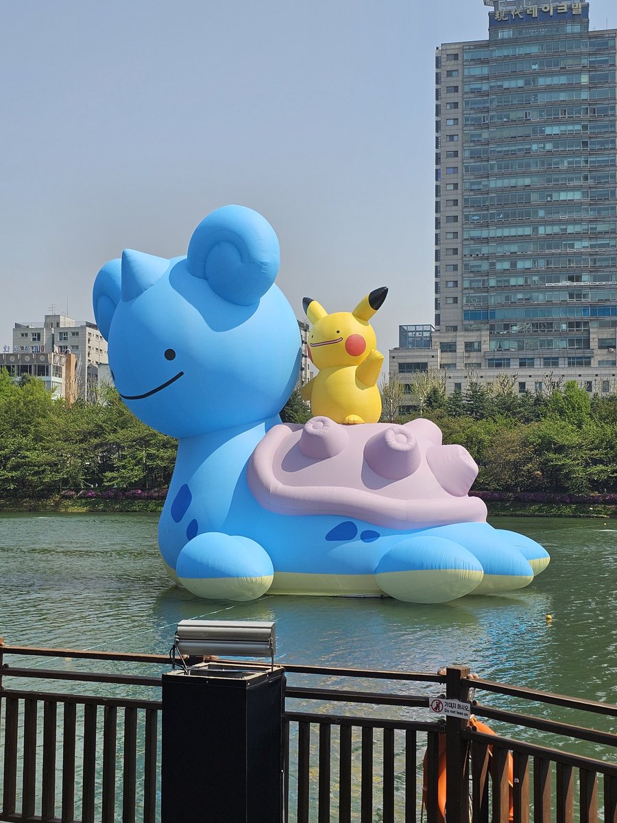 panda_527_Y's tweet image. 메타몽 잠실 첫날!
10시 30분 스토어 대기번호 598번
예상 대기시간 2845분 (실제 대기시간 6시간)
모든 미션 전부 완료!
갓챠숍 안에서 처음 만난 2명의 사람들과
장시간 대기임에도 불구하고 시간 가는줄도
모르고 재미있게 얘기하다 갑니다ㅎㅎ
만나서 반가웠습니다!😆