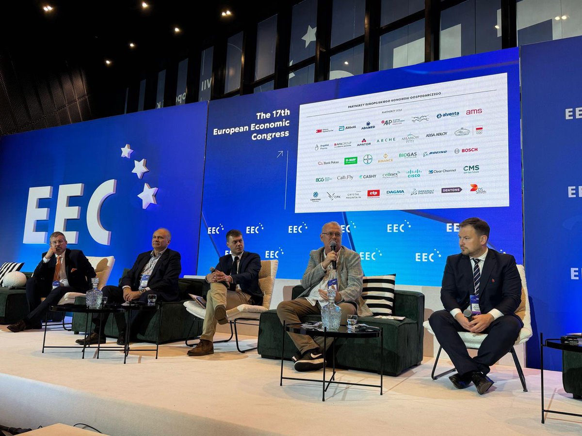 Łukasz Wachowski tweet media