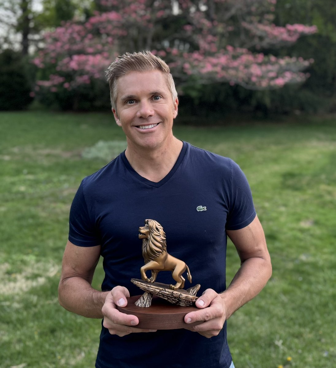 6abcadamjoseph's tweet image. 20TH ANNIVERSARY AT @6abc
From my live adventures, special programming, &amp;amp; more than 20,000 newscasts, I found my family both inside and outside the walls of the station. I&apos;m blessed this city captured my heart. Truly blessed.
Head to my facebook or Instagram for a video montage.