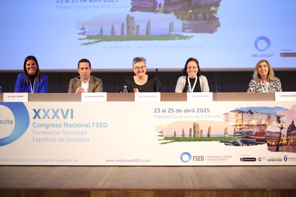#SEDiab2025 🤰 En la Mesa Redonda diabetes, gestación y mucho más celebrada ayer, se ha subrayado la importancia del ‘cuarto trimestre’.
🍼 Las mujeres con #diabetesgestacional tienen mayor riesgo de desarrollar #DM2 tras el parto.
🔹 Educación, seguimiento y cambios en el estilo
