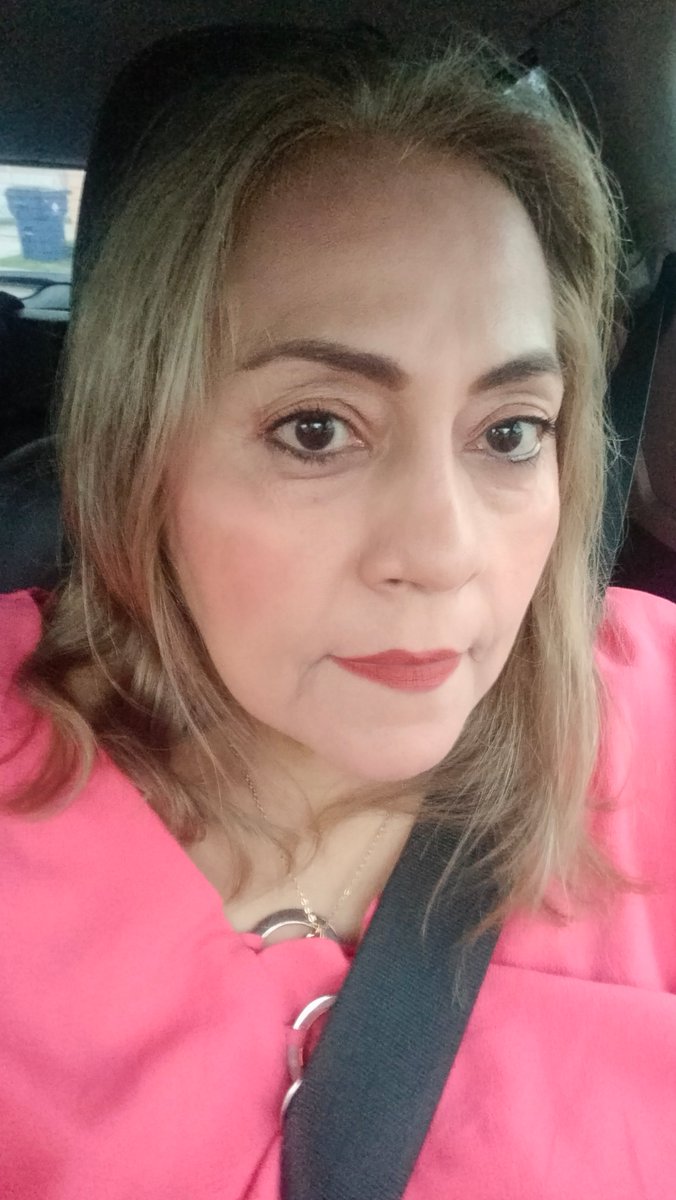 violey2011's tweet photo. Gad por un nuevo gran día. Por la salud. Un nuevo año de vida. Muy bendecida soy. Gad. Feliz cumpleaños a mis hermanas y a mi. https://t.co/gPbDxHP7IN