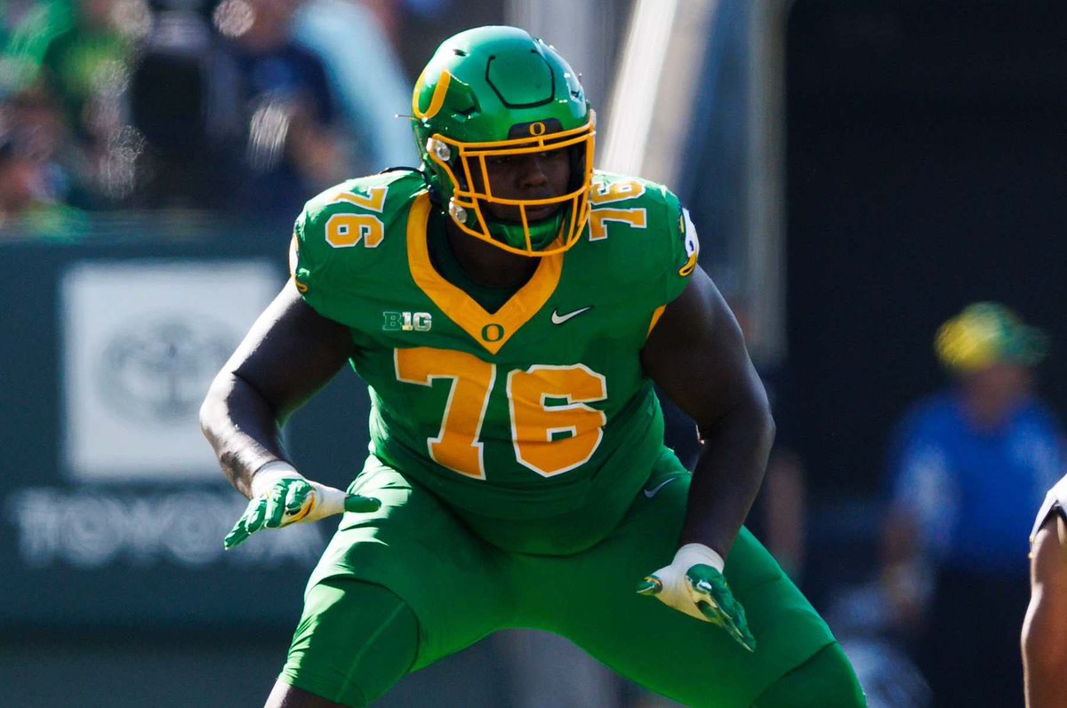 JayDanielsMVP's tweet photo. #Commanders projected starting O-line

LT - Laremy Tunsil 
LG - Brandon Coleman 
C - Tyler Biadasz 
RG - Sam Cosmi * 
RT - Josh Conerly Jr 

Where do you rank this O-line in the NFL? 🤔 https://t.co/AozGUZsf82