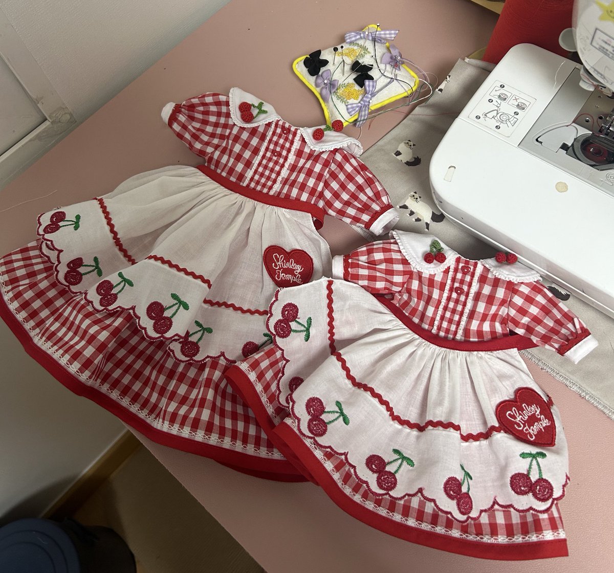 다음주중에 주문받을 Sd , Msd 
원피스에요 정말 오랜만의 
정식오더에요! (´ε｀ )♡ 
좋아하는 체리와 하트를 가득담은 
귀여운 의상이랍니다 🍒♥️