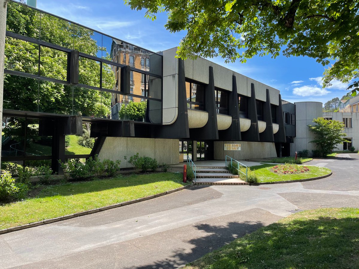 Chatel_Guyon's tweet photo. [#appelàprojets💡]Quel avenir pour les anciens Thermes Henry ?🏢Afin de transformer cette friche thermale et de bâtir un projet qui contribuera à l’attractivité du territoire, un appel à projets est lancé par la ville et @RLV_agglo 📄Plus d'informations 👉 https://t.co/fs5ERS5oZT https://t.co/Ocwi9wmpSX