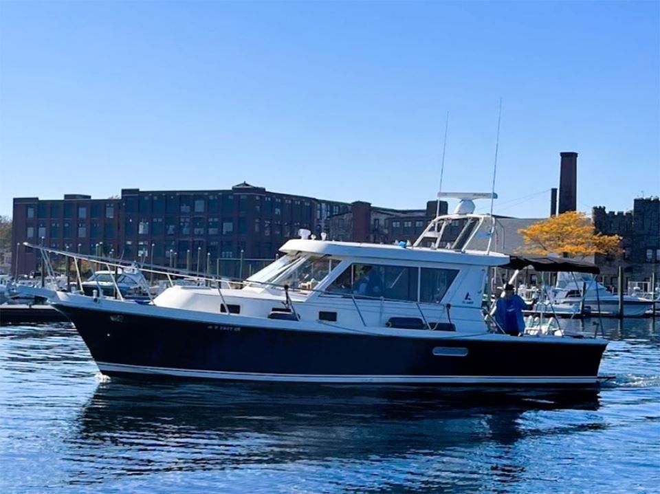 Have a look at our listing - Albin 35 Tournament Edition, 2ND WIND. Asking US$165,000. Lying Portsmouth, RI, USA. berthoninternational.com/yacht-sales-br… #motoryacht #yachtforsale #yachting #yachtbroker