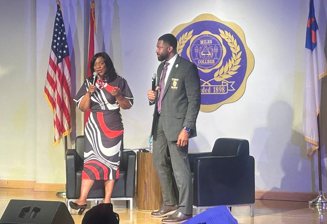 State Sen. Merika Coleman, D-Pleasant, hosted a chat Thursday with #Birmingham Police Chief Michael Pickett at #Miles College in Fairfield, Alabama. Pickett is a product of Ramsay High School and Miles College. <a href="/BhamCitySchools/">Birmingham City Schools🎓</a> <a href="/MilesCollege/">Miles College</a> 

birminghamtimes.com/2025/04/bpd-ch…