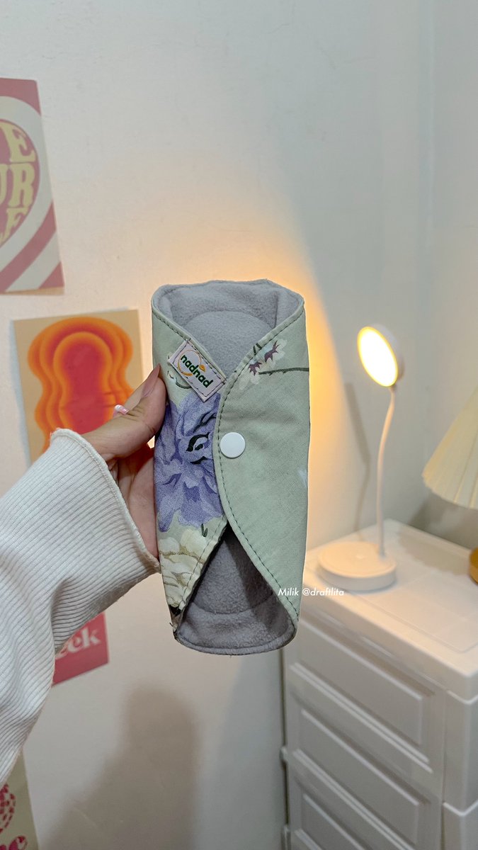 IN THIS ECONOMY...

Beralih dari pembalut sekali pake biar lebih irit dan pastinya lebih ramah lingkungan juga👍

Menscup..                              Menspad..