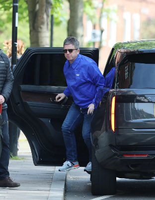 🚨Let's review: 
- Liam and Noel have been spotted in the same location to film an Adidas campaign.
- They've met several times this week. Noel said Liam is in top form.
- Kelly Jones has confirmed that Noel is writing new music.
- Noel has confirmed that rehearsals start in