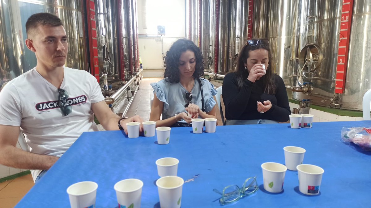 😃💪Jóvenes jiennenses han visitado durante ayer y hoy las cooperativas sevillanas #CAPI SCA y <a href="/CoesagroEcija/">Coesagro</a>.