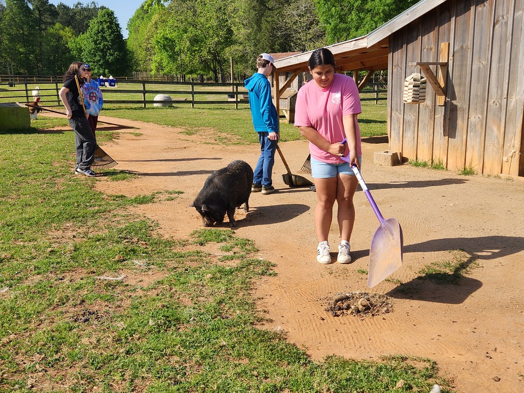 We LOVE our volunteers! 💖

Support our mission through volunteerism or by donating. Find out more online ➡️  rescueranch.com.   

#volunteerappreciationweek #volunteerappreciation #RescueRanch