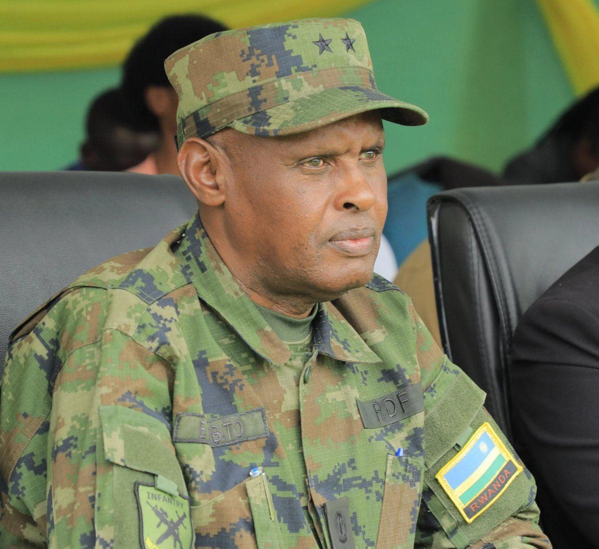 Affande NKUBITO EUGENE ati nta bikino bikina bijya mu nka...
Ku makuru nkuruye nuko abantu bari barigize za kaganga bakumira Mayor bashaka kwimakaza magendu ubu tayari bamaze kubonerwa umuti.
