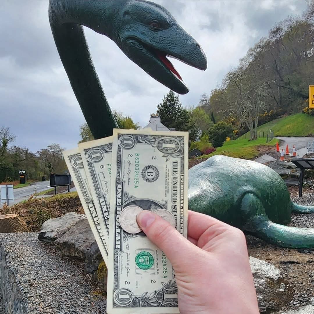 Happy FriYAY my friends. Here's to a fantastic weekend. ❤️ 
And for anyone near Loch Ness.. I just had to include this IFKYK.