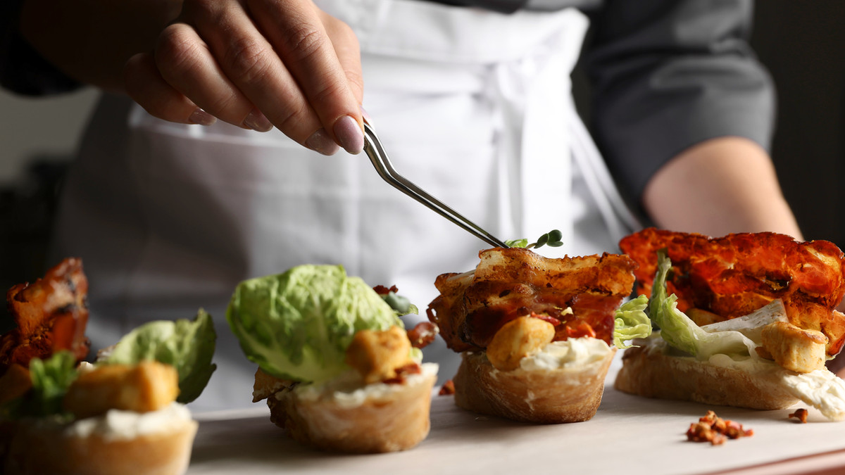 basbuscecilia's tweet photo. Ready to transform your kitchen game? 🌱 Join our Plant-Based Cooking Classes and learn to prepare delicious, nutritious meals that support your health! Sign up today: https://t.co/Rb78zxM9e0 #PlantBased #HealthyEating #CookingClasses https://t.co/Nx2EClELYS