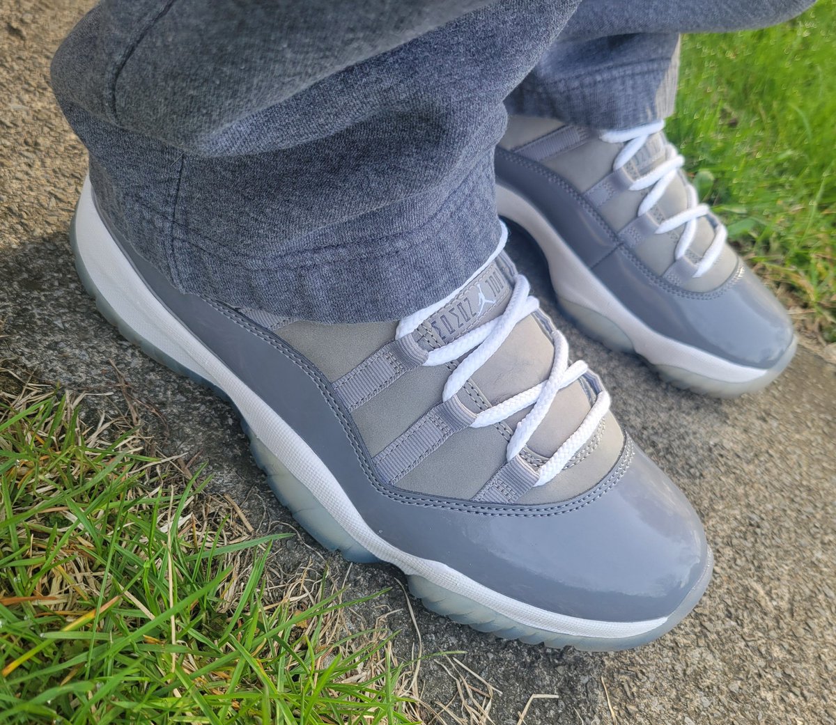 Chicka3000's tweet image. #KOTD #Jordan11 #lows #coolgrey @Jumpman23 "I kept it cool as them grey Jordans." @DaveEast