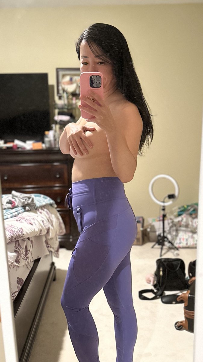 Mandarin_Girlie's tweet photo. Don’t mind the messy room, just got back from a short trip 
https://t.co/L8cJLK3Cpu https://t.co/axh2ukgDsk