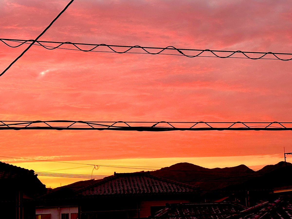 Morzat_Chopin's tweet photo. 空♡空色綺麗～✨今日もお疲れ様でした😊
#空 #イマソラ #春空 #夕空 #雲 #ピンクオレンジ #綺麗 #自然 #sky #skylover #springsky #sunset #cloud #skycolors #pinkorange #beautiful #nature https://t.co/ZyT8d0NjOI