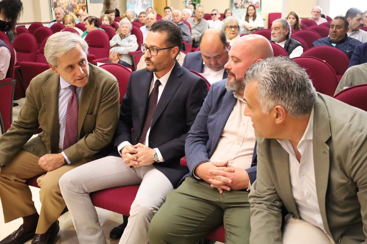 jmballestero's tweet photo. Feria del #Toro y la #Dehesa de #Taliga.
El campo es la gran despensa del mundo.
El campo sin la ciudad ha existido siempre… las ciudades sin el campo no puede existir. https://t.co/499m7CM7yG