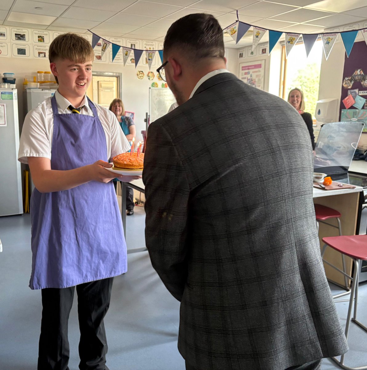 I loved visiting <a href="/SWS_School/">Sir William Stanier</a> Year 10s this morning to see how they participate in the <a href="/jamieoliver/">Jamie Oliver</a> Ministry of Food Programme.

The programme supports children to learn cheap, healthy, nutritious meals from scratch. We made chicken fajitas which were delicious.