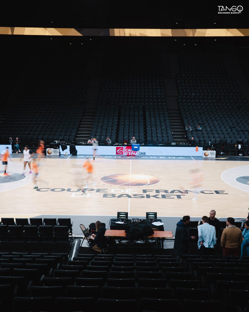 Tango Bourges Basket (@bourgesbasket) on Twitter photo Les filles sont à l'entrainement à l'accord hôtel Arena. 🤩
#FiertéTango
<a href="/ffbasketball/">Fédération Française de BasketBall</a> Les filles sont à l'entrainement à l'accord hôtel Arena. 🤩
#FiertéTango
<a href="/ffbasketball/">Fédération Française de BasketBall</a>