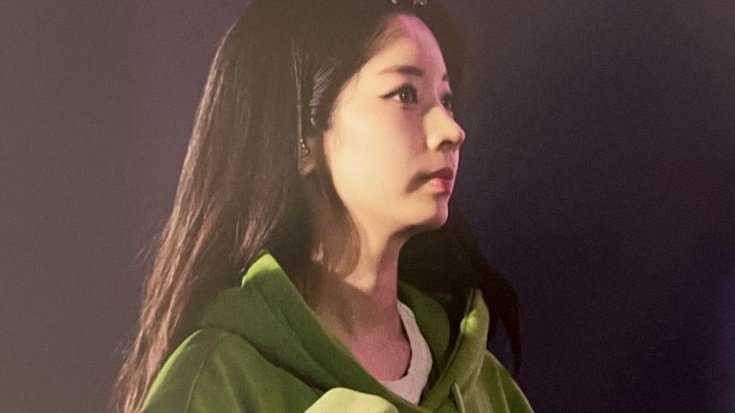 outrodhk's tweet photo. will forever be fond of dahyun and hoodies https://t.co/xqWmT6VpFf