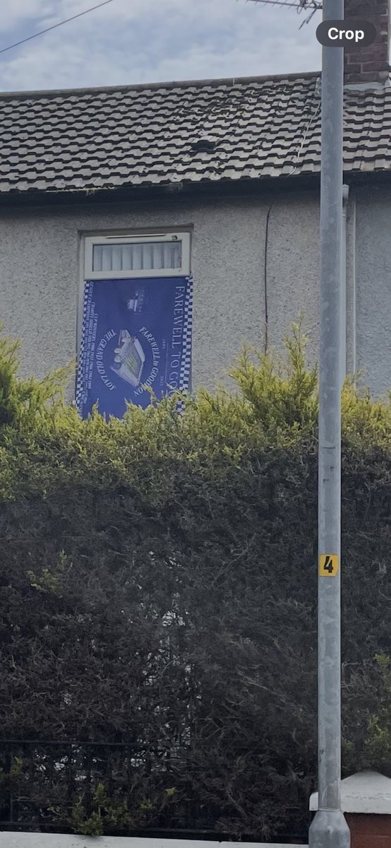 stebrown8's tweet photo. Rattled by all the Red flags and banners for the Premier League title, the blues have started hanging their own up for the last game at the wooden hut 😂
Never change Everton 😂 https://t.co/I0rGAp3YZS