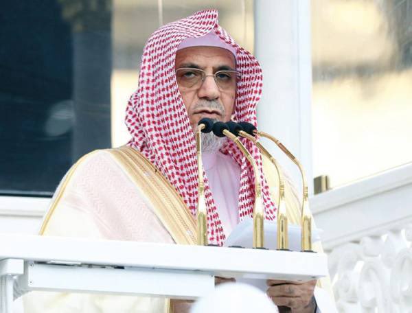 naif_370's tweet photo. خطبة الجمعة:
عاملوا الناس بما يظهرون والله يتولّى مايخفون، ولا تُسرعوا في الحكم، فليس كل ما يُقال يُؤخذ به، انظروا بأعينكم، لا بآذان غيركم، وأحسنوا الظن، فلا أحد أعلم بالنوايا إلا رب الخفايا.
وتذكروا من يغمر الناس بلطفه، يعامل يومًا بمثله، فكل ساقٍ سيسقى بما سقى. https://t.co/ey1pgW2536