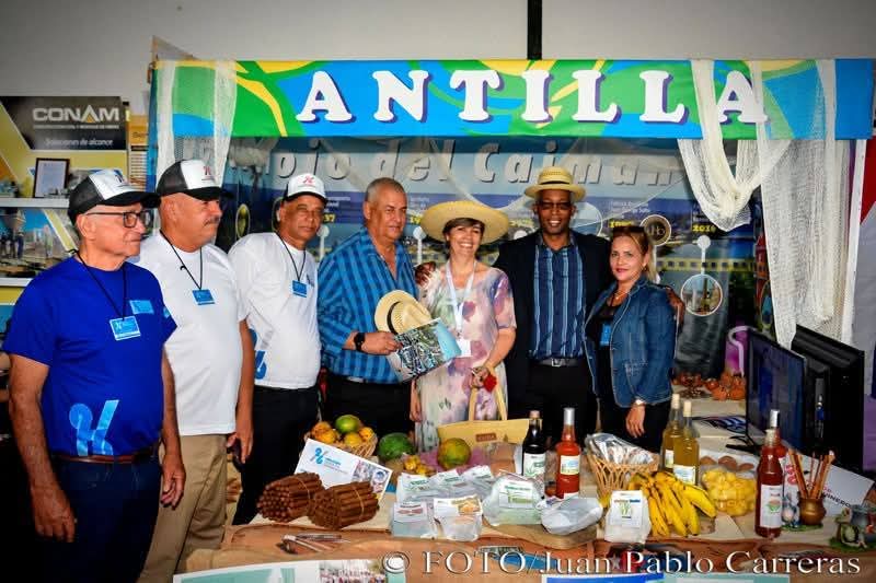 El municipio Antilla llevó una propuesta fresca y auténtica hasta  la Feria de Empresarios de Holguín. El stand antillano demostro cómo la creatividad local puede conquistar mercados. #HonorHolguinero